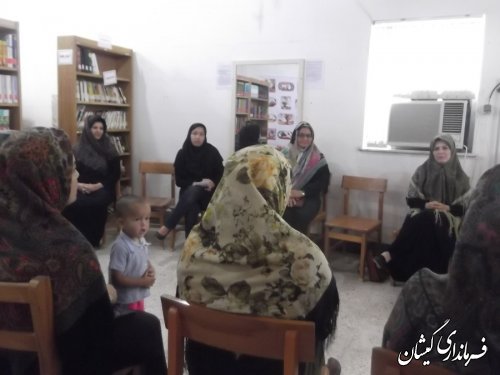 نشست صمیمی مشاور فرماندار با بانوان خانه دار  عضو  کتابخانه
