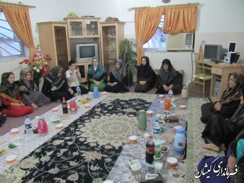 فرماندار میهمان ضیافت افطاری موسسه خیریه حضرت زینب کبری(س)سیمین شهر