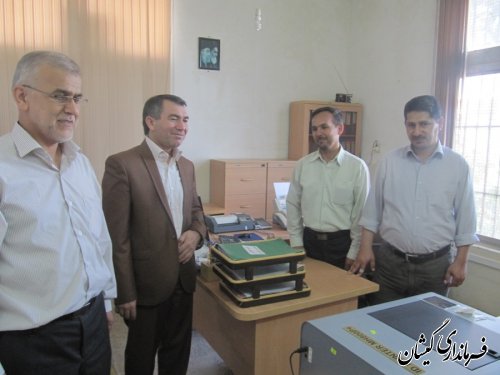 بازدید سرزده فرماندار ازشرکت گاز واداره ثبت احوال شهرستان گمیشان