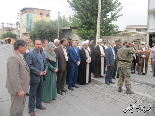 حضور فرماندار گمیشان در رژه نیروهای مسلح شهرستان غرب استان(کردکوی)