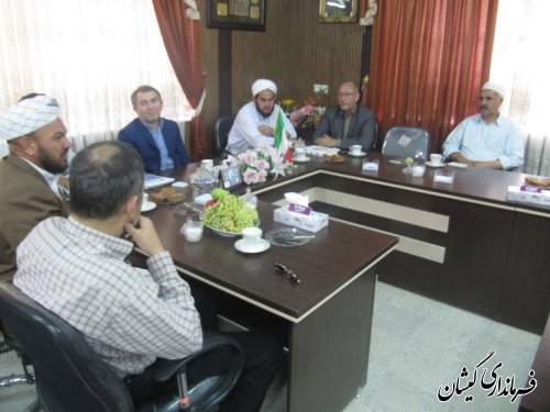 جلسه فرماندار گمیشان با سرمایه گذاران در بخش پرورش میگو