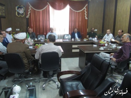 جلسه فرماندار گمیشان با سرمایه گذاران در بخش پرورش میگو