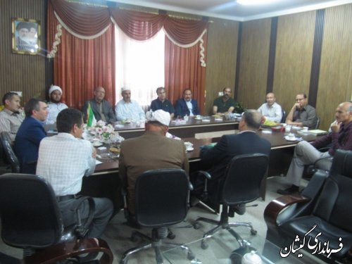 جلسه فرماندار گمیشان با سرمایه گذاران در بخش پرورش میگو