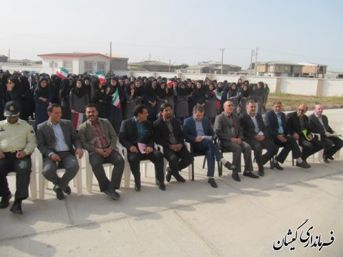 نواختن زنگ ایثار و مقاومت و مهر توسط فرماندارگمیشان