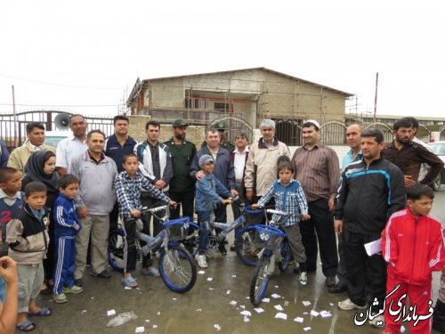 همایش پیاده روی خانوادگی با حضور فرماندار گمیشان در سیمین شهر