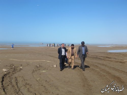 پرواز بادبادک ها در سواحل زیبای روستای چارقلی شهرستان گمیشان
