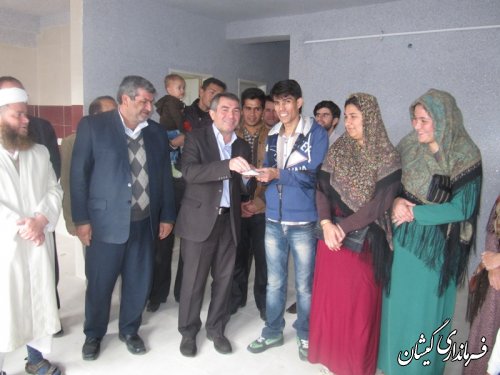 واگذاری 20واحد مسکن مهر توسط فرماندار گمیشان