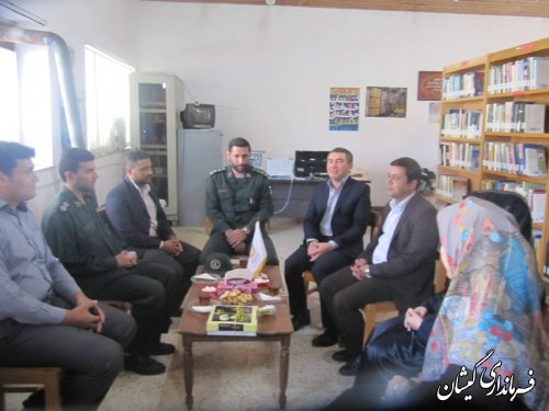 دیدار فرماندار گمیشان با کارکنان کتابخانه عمومی شهرستان به مناسبت "هفته کتاب"