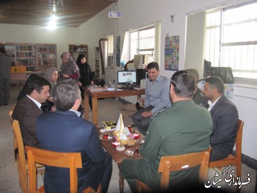 دیدار فرماندار گمیشان با کارکنان کتابخانه عمومی شهرستان به مناسبت "هفته کتاب"