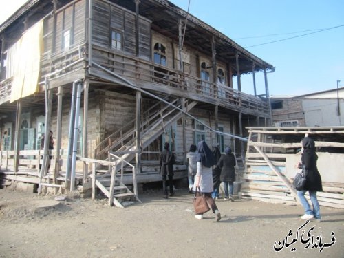 بازدید دانشجویان دانشگاه پیام نور گرگان از بافت های تاریخی شهرستان گمیشان
