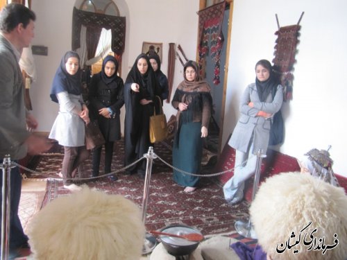 بازدید دانشجویان دانشگاه پیام نور گرگان از بافت های تاریخی شهرستان گمیشان
