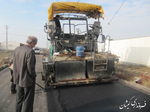 بازدید معاون فرماندار از آسفالت ومحوطه سازی مسکن مهر گمیشان