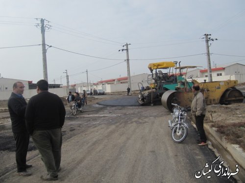 بازدید معاون فرماندار از آسفالت ومحوطه سازی مسکن مهر گمیشان