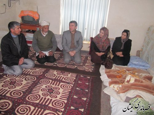 حضور فرماندارگمیشان در منزل معلولان جسمی حرکتی وذهنی شهرستان