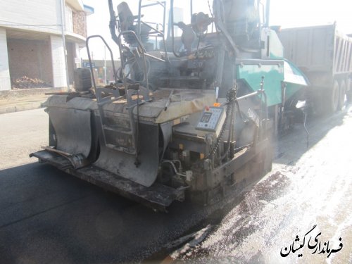 آغاز روکش آسفالت خیابان اصلی گمیش تپه