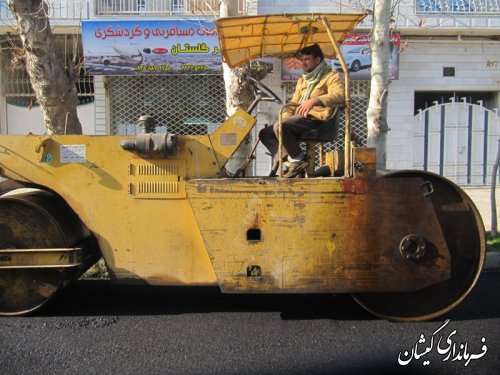 آغاز روکش آسفالت خیابان اصلی گمیش تپه