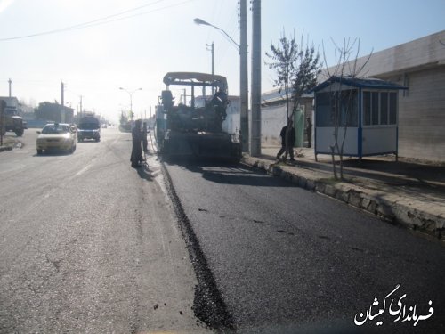 آغاز روکش آسفالت خیابان اصلی گمیش تپه