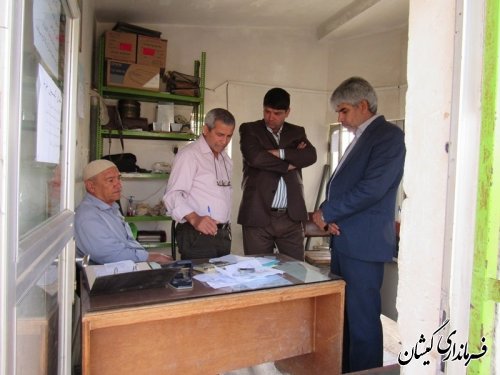بازدید بخشدار گلدشت از روند تحویل خرید محصول گندم وجو