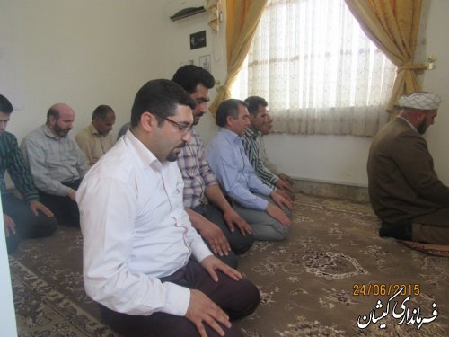 برگزاری نماز جماعت به مناسبت ماه مبارک رمضان در نمازخانه فرمانداری شهرستان گمیشان