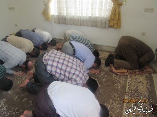 برگزاری نماز جماعت به مناسبت ماه مبارک رمضان در نمازخانه فرمانداری شهرستان گمیشان