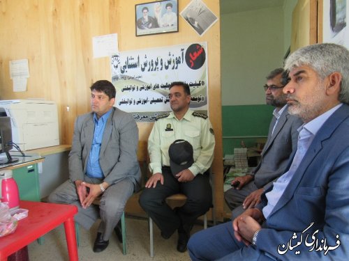 حضور بخشدار گلدشت در بازگشایی مدارس