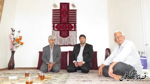 بخشدار گلدشت از خانواده های مفقودین حادثه منا در بخش گلدشت دیدار کرد
