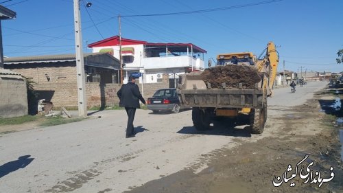 بازدید بخشدار گلدشت از روند سنگ فرش خیابان روستای بصیرآباد