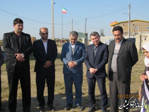با حضور فرماندار مراسم کلنگ زنی مدرسه مشارکتی،خیری روستای مرادبردی برگزار شد
