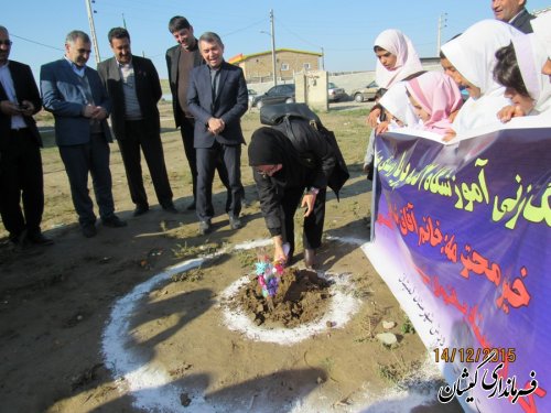 با حضور فرماندار مراسم کلنگ زنی مدرسه مشارکتی،خیری روستای مرادبردی برگزار شد