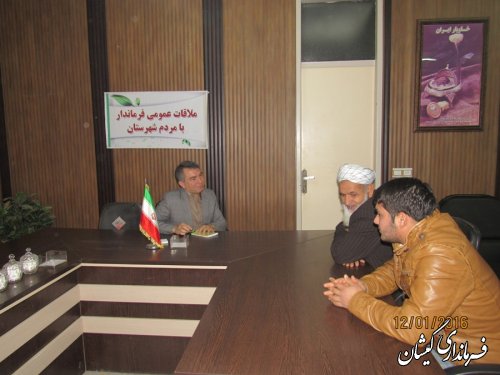 فرماندار گمیشان به صورت چهره به چهره با مردم شهرستان دیدار و گفتگو کرد