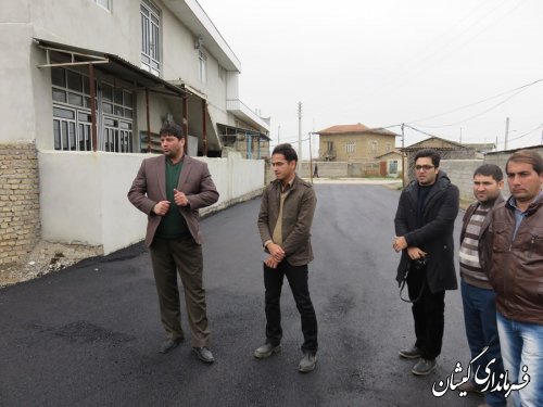 بازدید بخشدار گلدشت از پروژه آسفالت قرنجیک خواجه خان