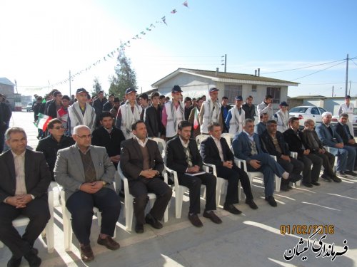 نواختن زنگ انقلاب با حضور فرماندار گمیشان در مدارس شهرستان