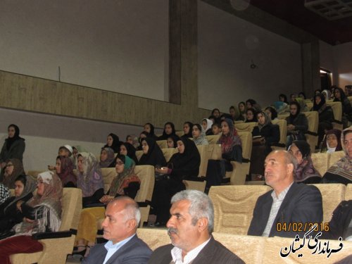 شهدا همه وجود خود را برای دفاع از اسلام و کشور نثار کردند
