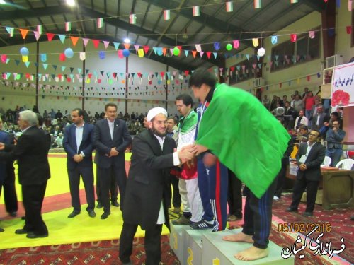قهرمانان مسابقات بین المللی کشتی سنتی گورش شهرستان گمیشان مشخص شد
