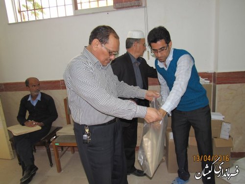 آماده سازی صندوق های اخذ رای مرحله دوم انتخابات مجلس شورای اسلامی شهرستان گمیشان