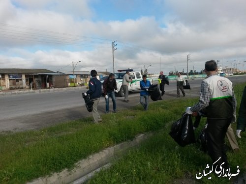زباله های مسیر گمیش تپه به خواجه نفس پاکسازی و جمع آوری شد