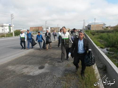 زباله های مسیر گمیش تپه به خواجه نفس پاکسازی و جمع آوری شد