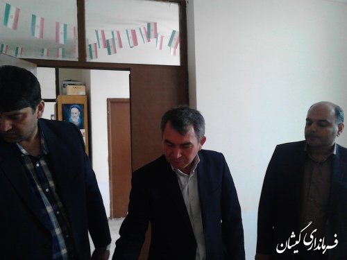 بازدید سرزده فرماندار گمیشان از کتابخانه عمومی سیمین شهر