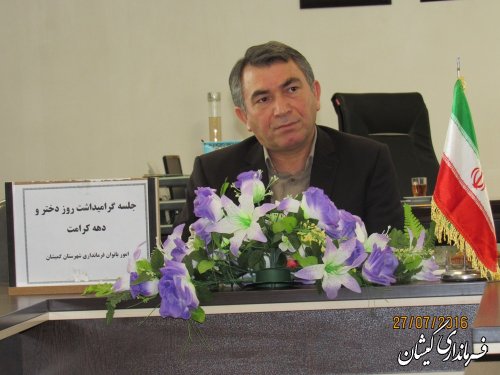 حضرت معصومه(س) الگویی برتر برای دختران است