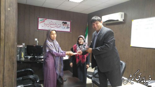 تجلیل بخشدار گلدشت از خبرنگاران