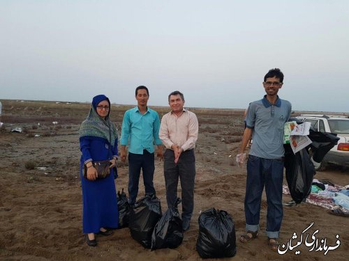 پاکسازی ساحل آرام و ماسه ای توماجلر شهرستان