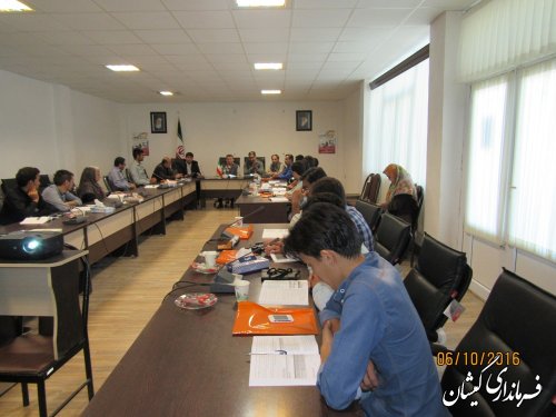 بازدید فرماندار گمیشان و قائم مقام مدیر اجرای سرشماری استان از کلاس آموزشی 