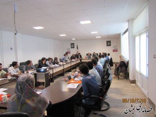 بازدید فرماندار گمیشان و قائم مقام مدیر اجرای سرشماری استان از کلاس آموزشی 