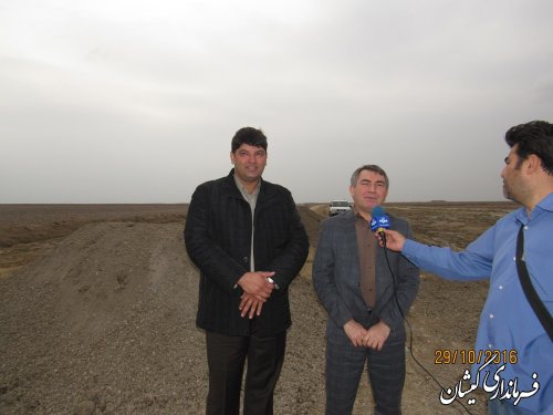 بازدید فرماندار از عملیات بیس ریزی جاده دسترسی سیمین شهر به آلتین