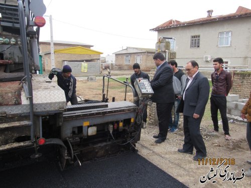 بازدید فرماندار گمیشان از اجرای طرح هادی(آسفالت معابر) روستای بصیر آباد