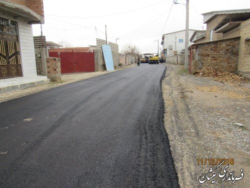 بازدید فرماندار گمیشان از اجرای طرح هادی(آسفالت معابر) روستای بصیر آباد