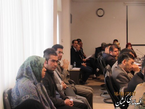 همه دستگاه های شهرستان مکلف به همکاری با ستاد انتخابات هستند
