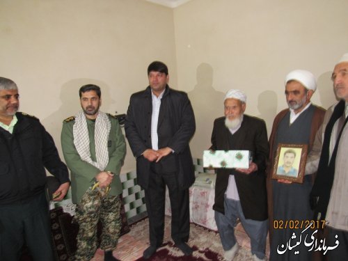 دیدار فرماندار گمیشان از خانواده های معظم شهدا