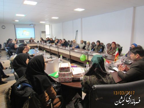 نشست صمیمی مشاورین بانوان دستگاه ها و فرهیخته شهرستان با فرماندار گمیشان