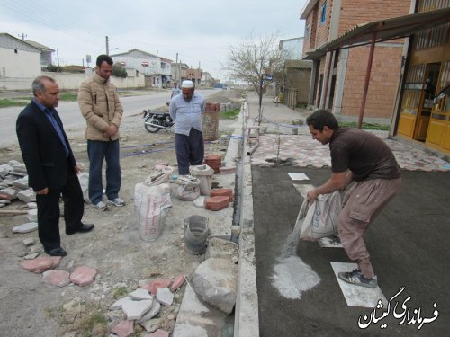 بازدید بخشدار گلدشت از پروژه سنگ فرش روستای کملر